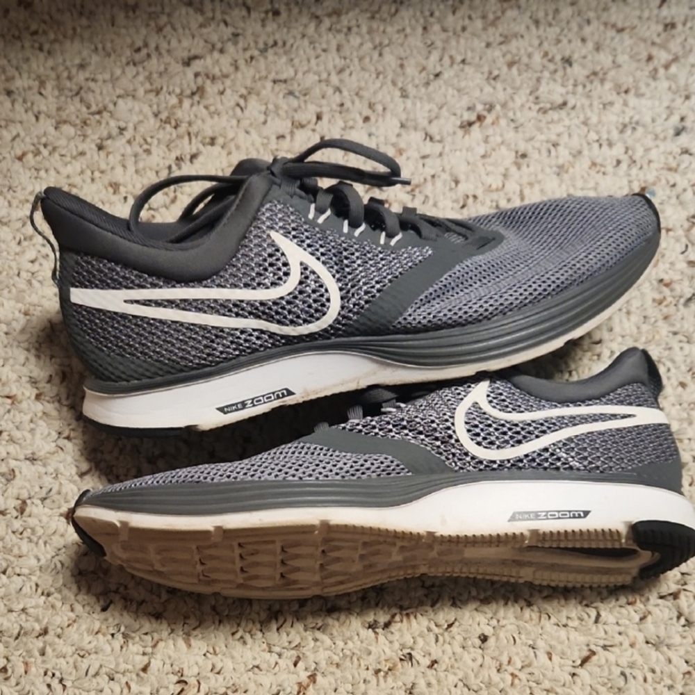 Nike Women's Dark Gray Athletic Shoes